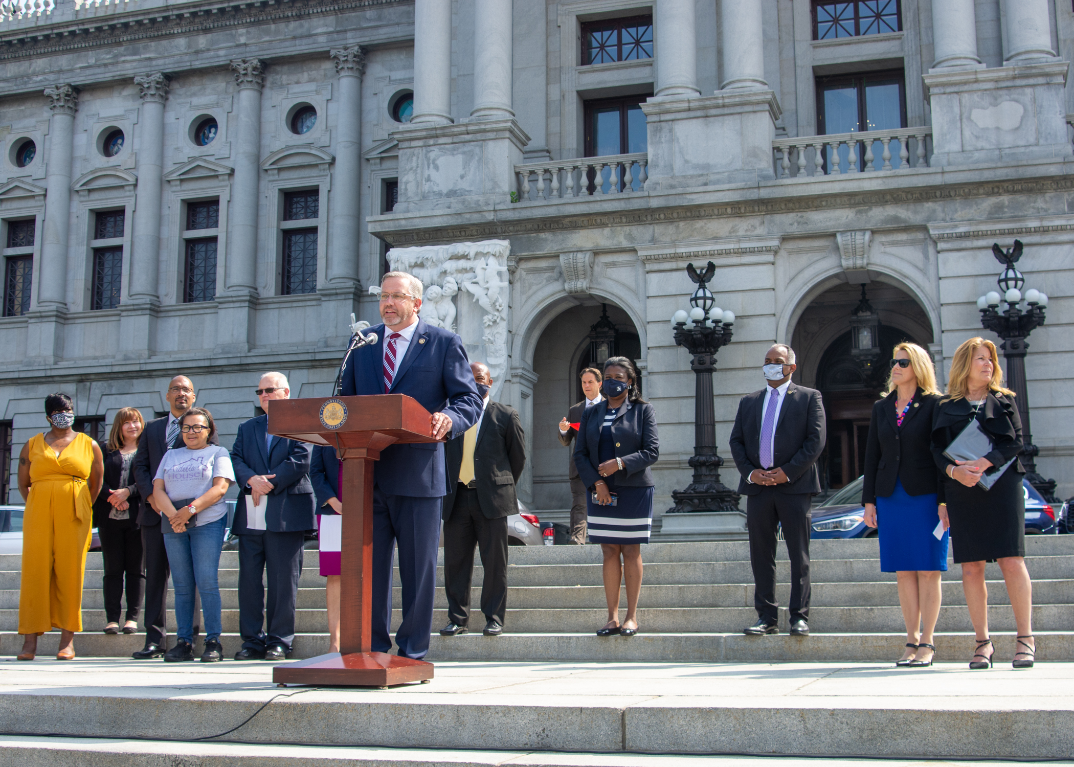 Lawmakers Introduce Legislation to Support Incarcerated Women 